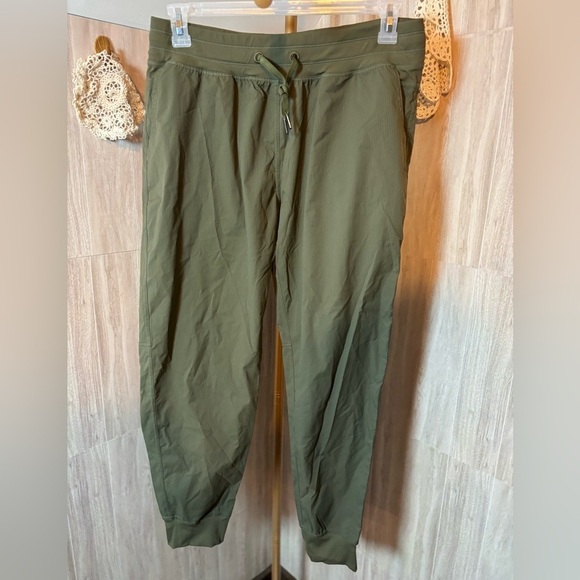 Zyia Active Pants - Zyia Activewear Joggers Women’s Pants in Olive Green